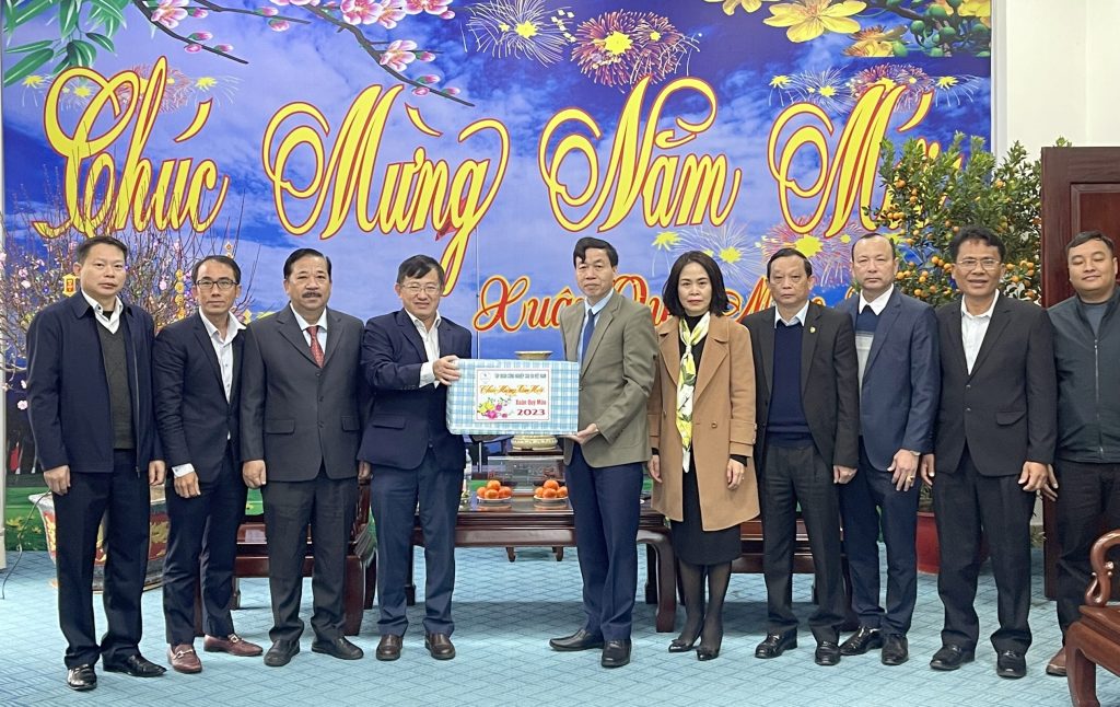 Lãnh đạo VRG chúc Tết tỉnh Lai Châu